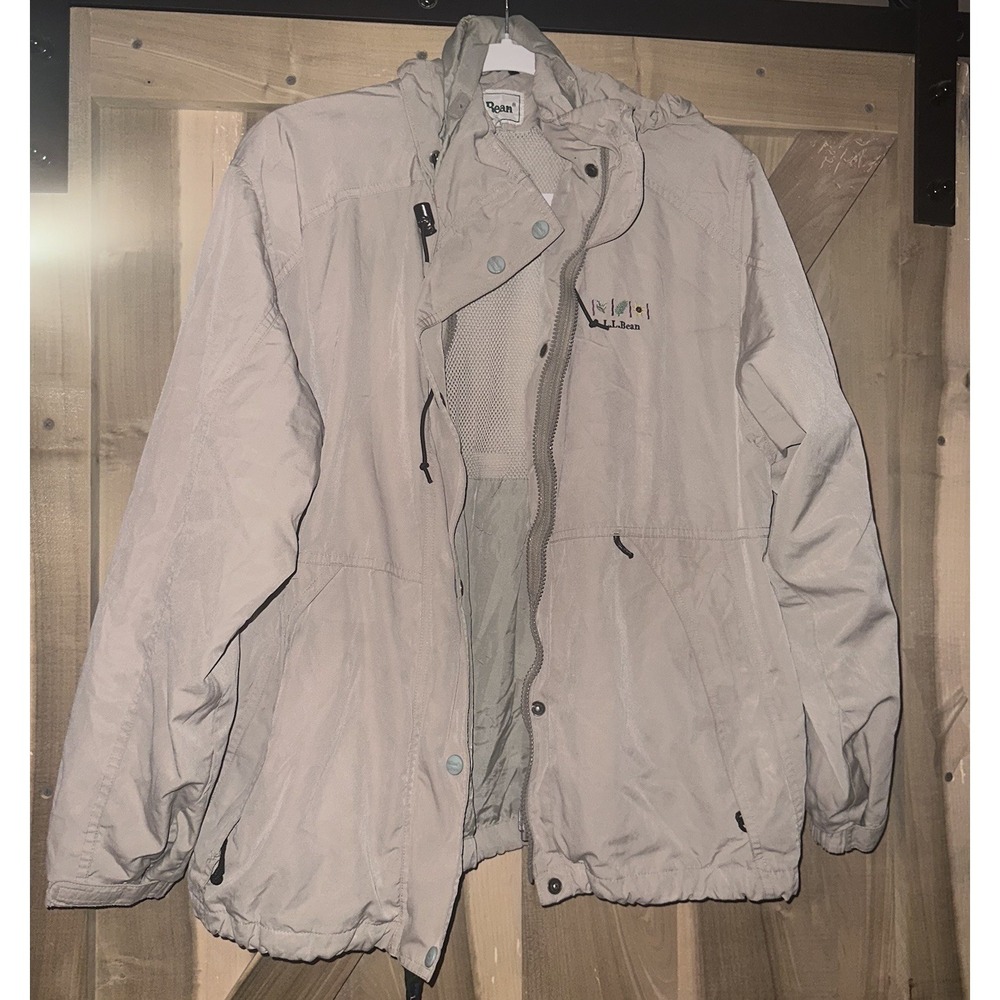 LL Bean Vintage Tan Beige Jacket Windbreaker Hooded Size Medium Regular  Women's